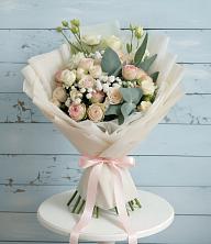 Букет цветов из:  Розы и Лизиантусы в Александровке Оренбургской области