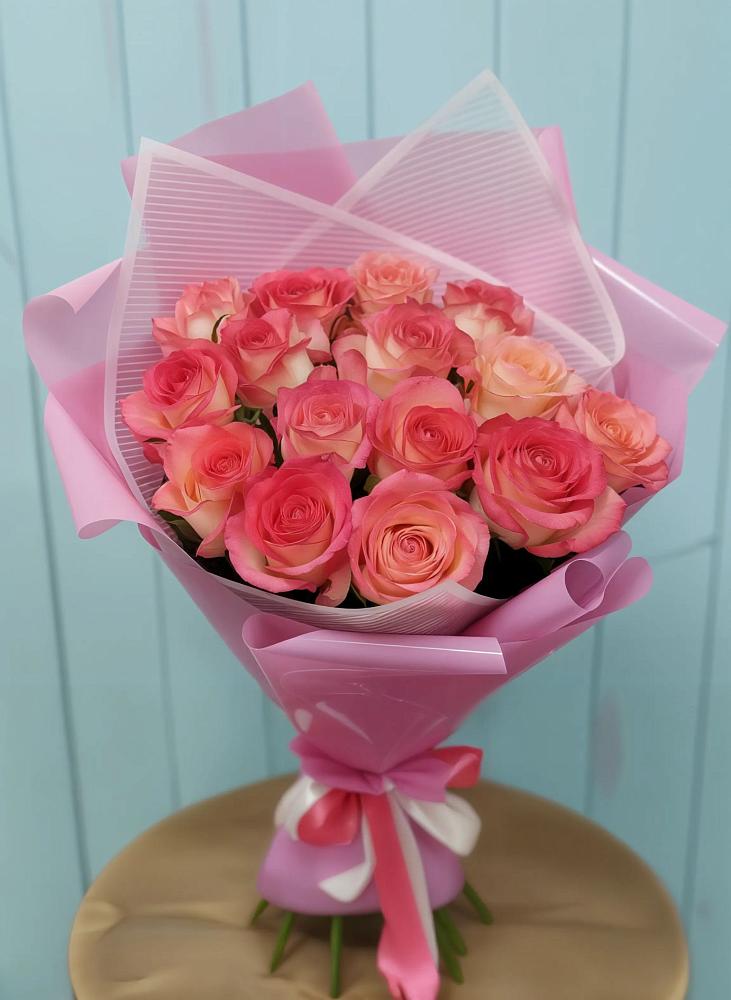 15 Розовых роз Равель в Александровке Оренбургской области Букет 15 Розовых роз Равель в Александровке Оренбургской области