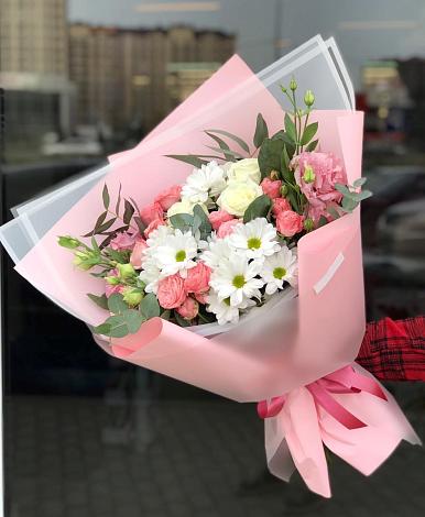 Букет цветов из: Розы, Лизиантусы и Хризантемы в Александровке Оренбургской области